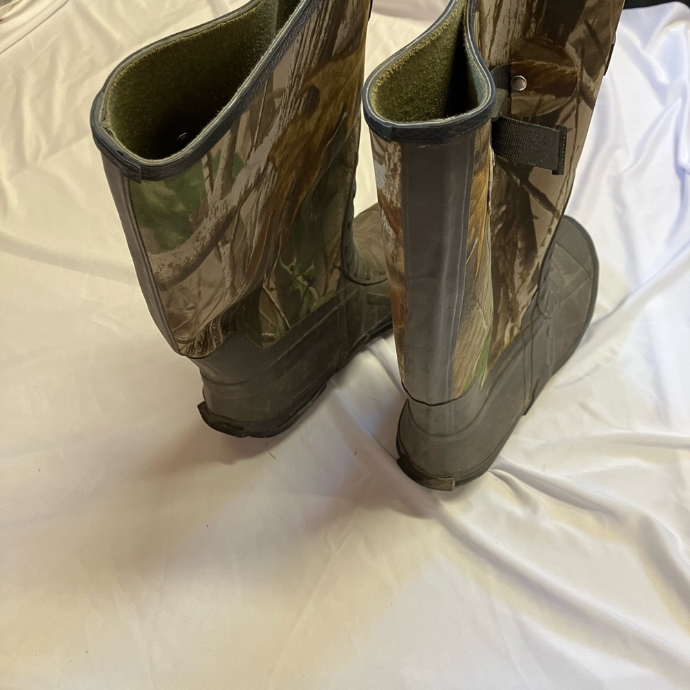Sturdy Camo Steel Shank Boots View 3